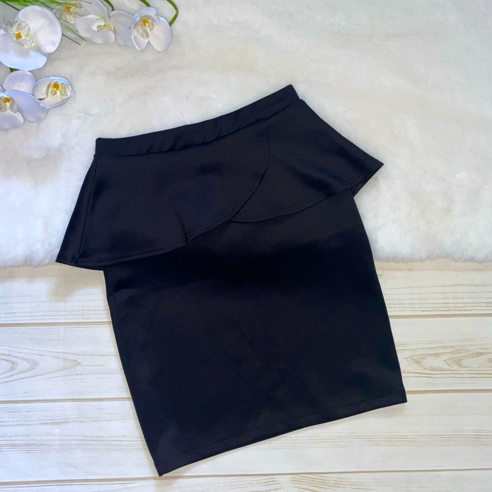 ✨4 for $25✨ Charlotte Russe Ruffed Skirt